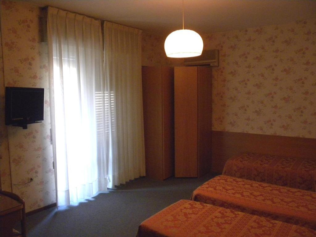 Hotel Rosengarten Pavia Rum bild