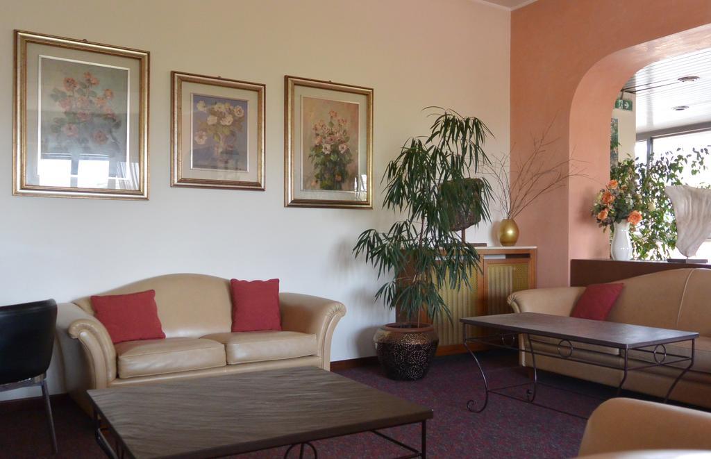 Hotel Rosengarten Pavia Exteriör bild