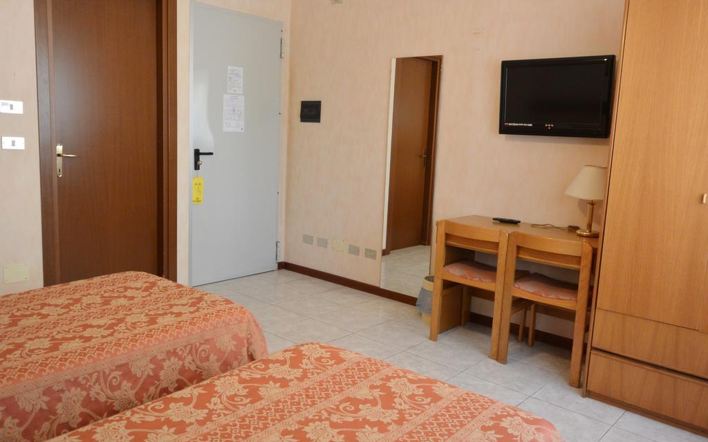 Hotel Rosengarten Pavia Rum bild